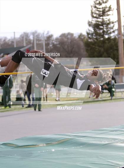 Thumbnail 3 in Capital Valley Conference 1A Meet  photogallery.