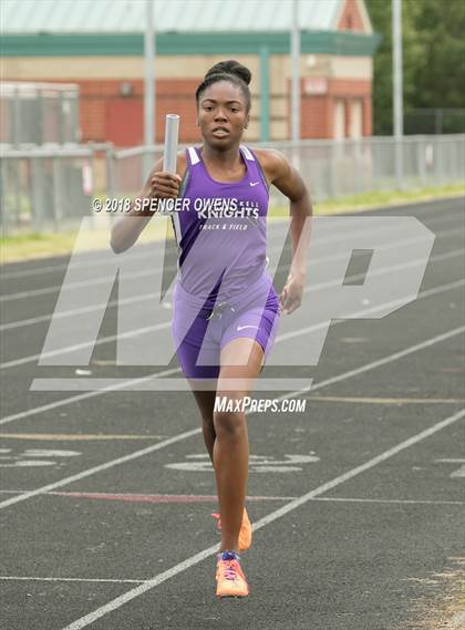 Thumbnail 2 in Butler Invitational photogallery.