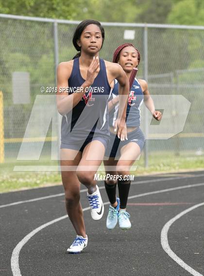 Thumbnail 2 in Butler Invitational photogallery.