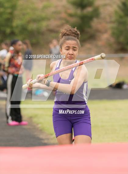 Thumbnail 2 in Butler Invitational photogallery.