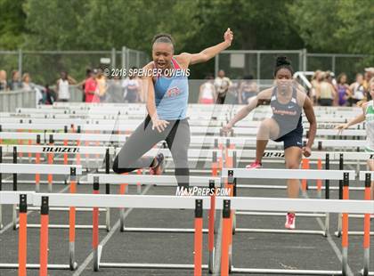 Thumbnail 2 in Butler Invitational photogallery.