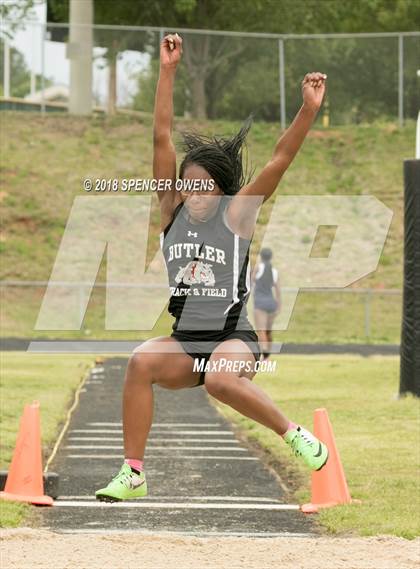 Thumbnail 3 in Butler Invitational photogallery.