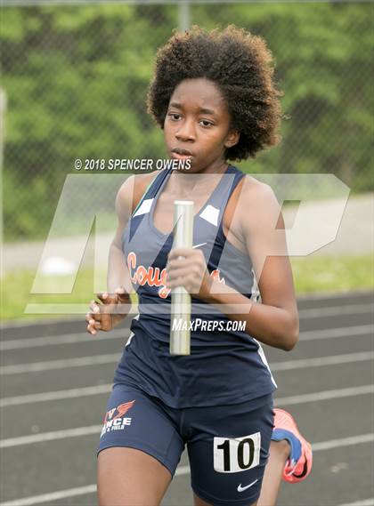 Thumbnail 3 in Butler Invitational photogallery.