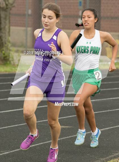 Thumbnail 2 in Butler Invitational photogallery.