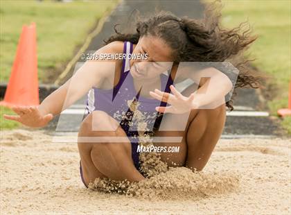 Thumbnail 2 in Butler Invitational photogallery.