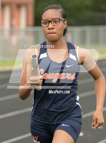 Thumbnail 2 in Butler Invitational photogallery.