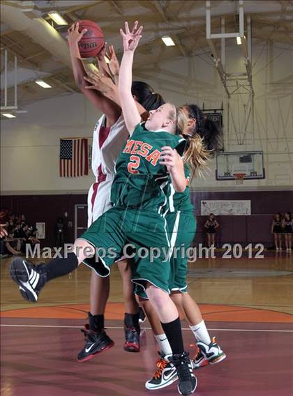 Thumbnail 2 in Mesa Verde vs. West Campus photogallery.