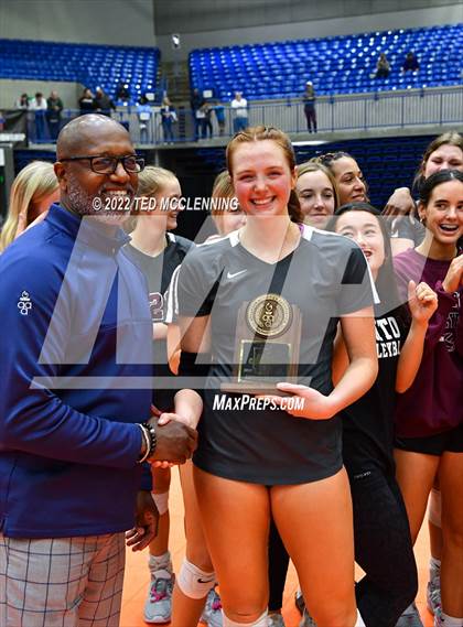 Thumbnail 2 in Benton vs. Valley View (AAA 5A State Final) photogallery.