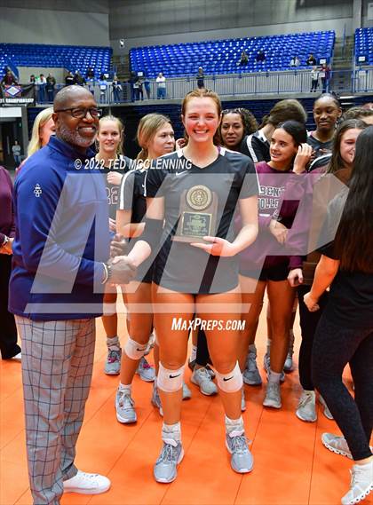 Thumbnail 3 in Benton vs. Valley View (AAA 5A State Final) photogallery.