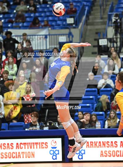 Thumbnail 2 in Benton vs. Valley View (AAA 5A State Final) photogallery.