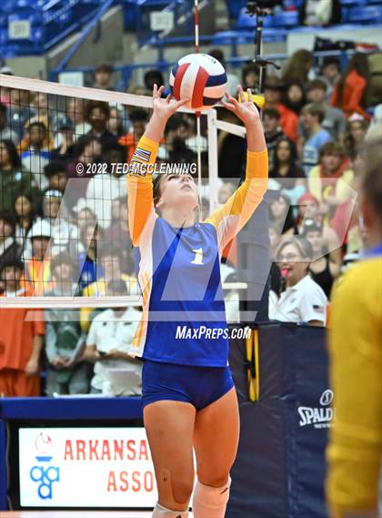 Thumbnail 2 in Benton vs. Valley View (AAA 5A State Final) photogallery.