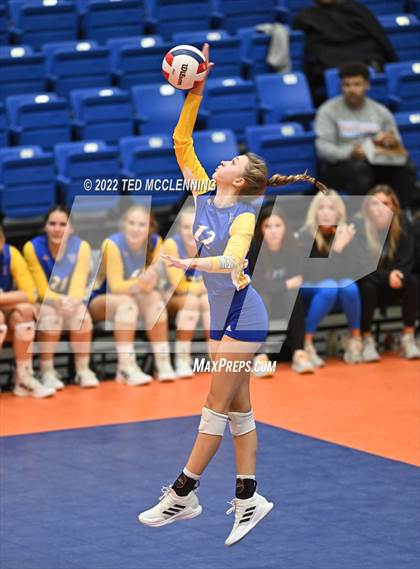 Thumbnail 2 in Benton vs. Valley View (AAA 5A State Final) photogallery.