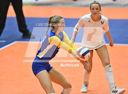 Thumbnail 1 in Benton vs. Valley View (AAA 5A State Final) photogallery.
