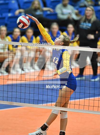 Thumbnail 1 in Benton vs. Valley View (AAA 5A State Final) photogallery.