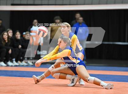 Thumbnail 1 in Benton vs. Valley View (AAA 5A State Final) photogallery.