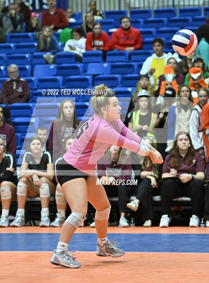 Thumbnail 2 in Benton vs. Valley View (AAA 5A State Final) photogallery.