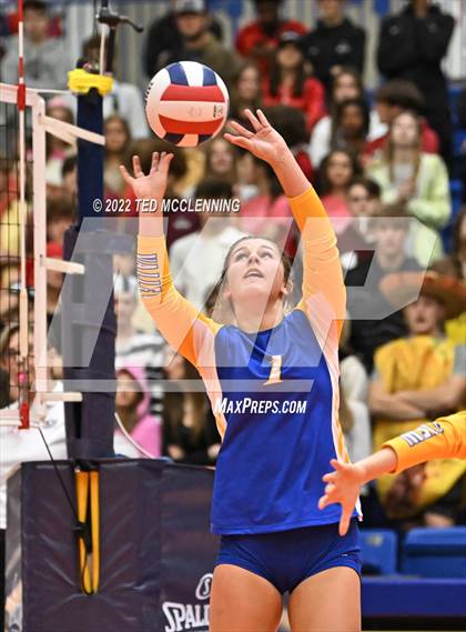 Thumbnail 2 in Benton vs. Valley View (AAA 5A State Final) photogallery.