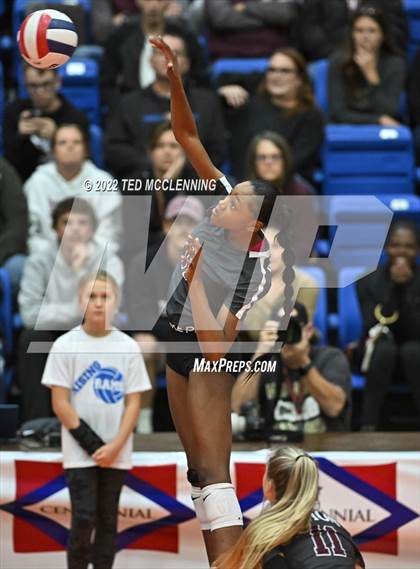 Thumbnail 1 in Benton vs. Valley View (AAA 5A State Final) photogallery.
