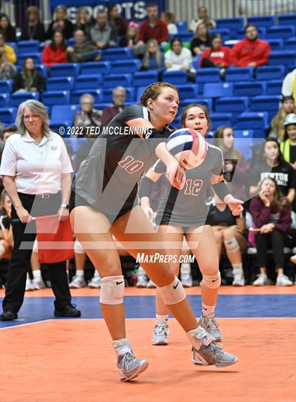 Thumbnail 1 in Benton vs. Valley View (AAA 5A State Final) photogallery.