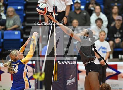 Thumbnail 1 in Benton vs. Valley View (AAA 5A State Final) photogallery.