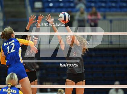 Thumbnail 1 in Benton vs. Valley View (AAA 5A State Final) photogallery.