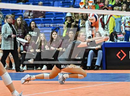 Thumbnail 2 in Benton vs. Valley View (AAA 5A State Final) photogallery.