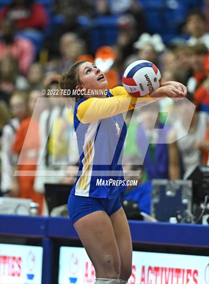 Thumbnail 3 in Benton vs. Valley View (AAA 5A State Final) photogallery.