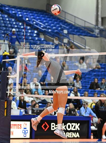 Thumbnail 1 in Benton vs. Valley View (AAA 5A State Final) photogallery.