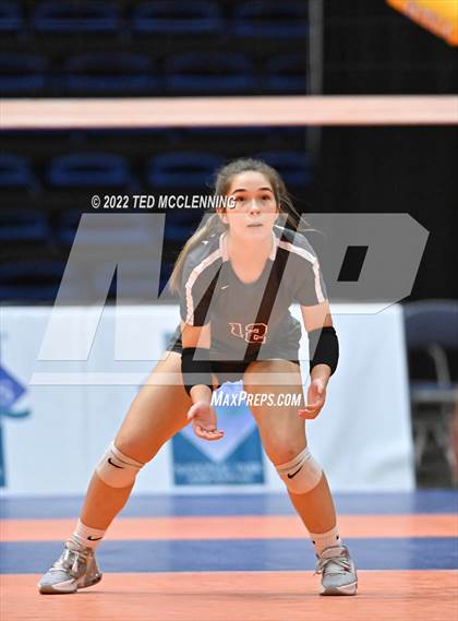 Thumbnail 2 in Benton vs. Valley View (AAA 5A State Final) photogallery.
