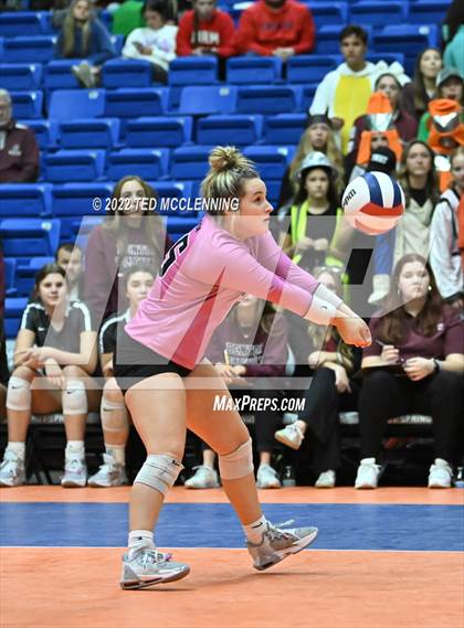 Thumbnail 1 in Benton vs. Valley View (AAA 5A State Final) photogallery.