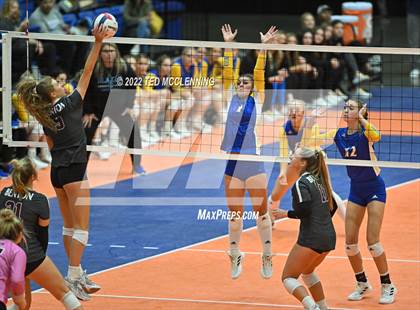 Thumbnail 3 in Benton vs. Valley View (AAA 5A State Final) photogallery.