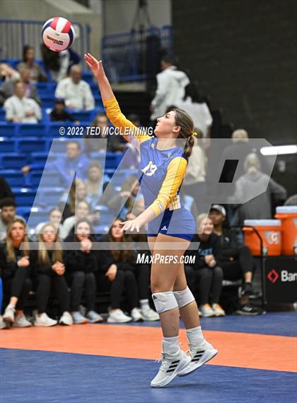Thumbnail 3 in Benton vs. Valley View (AAA 5A State Final) photogallery.