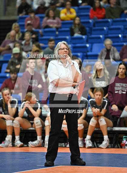 Thumbnail 1 in Benton vs. Valley View (AAA 5A State Final) photogallery.