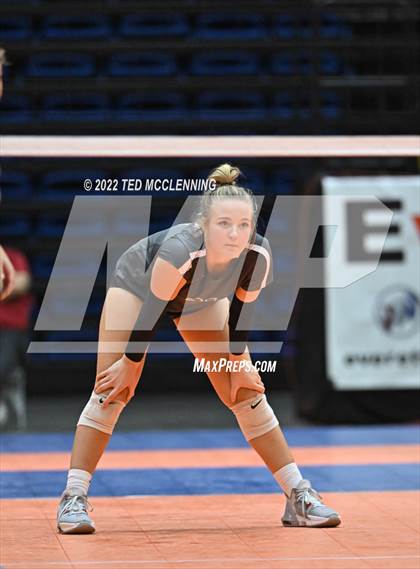 Thumbnail 2 in Benton vs. Valley View (AAA 5A State Final) photogallery.
