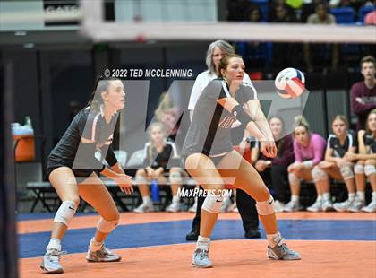 Thumbnail 1 in Benton vs. Valley View (AAA 5A State Final) photogallery.