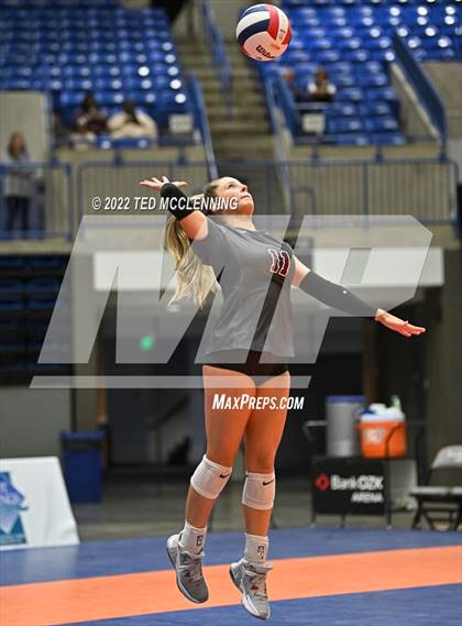 Thumbnail 2 in Benton vs. Valley View (AAA 5A State Final) photogallery.