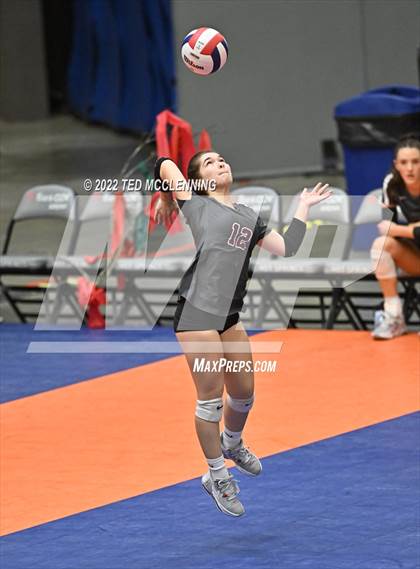Thumbnail 3 in Benton vs. Valley View (AAA 5A State Final) photogallery.