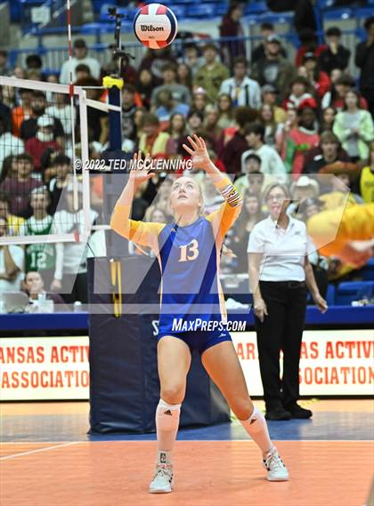 Thumbnail 2 in Benton vs. Valley View (AAA 5A State Final) photogallery.
