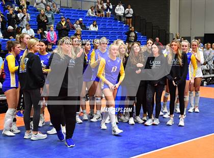 Thumbnail 1 in Benton vs. Valley View (AAA 5A State Final) photogallery.