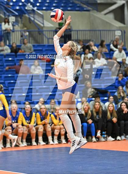 Thumbnail 2 in Benton vs. Valley View (AAA 5A State Final) photogallery.