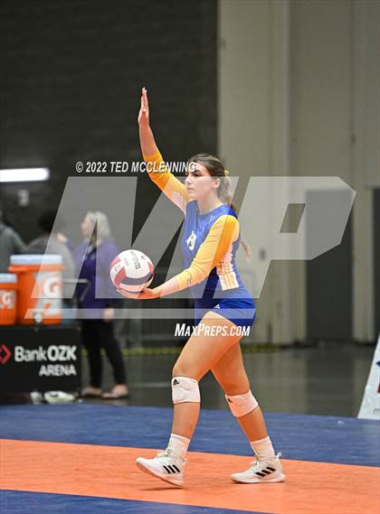 Thumbnail 2 in Benton vs. Valley View (AAA 5A State Final) photogallery.