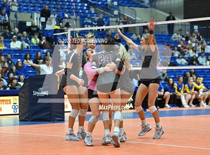 Thumbnail 2 in Benton vs. Valley View (AAA 5A State Final) photogallery.