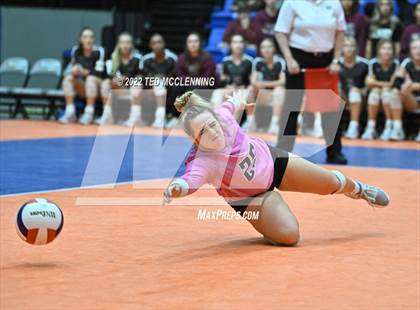 Thumbnail 1 in Benton vs. Valley View (AAA 5A State Final) photogallery.