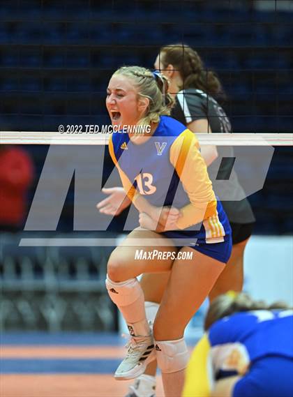 Thumbnail 3 in Benton vs. Valley View (AAA 5A State Final) photogallery.