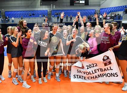 Thumbnail 3 in Benton vs. Valley View (AAA 5A State Final) photogallery.