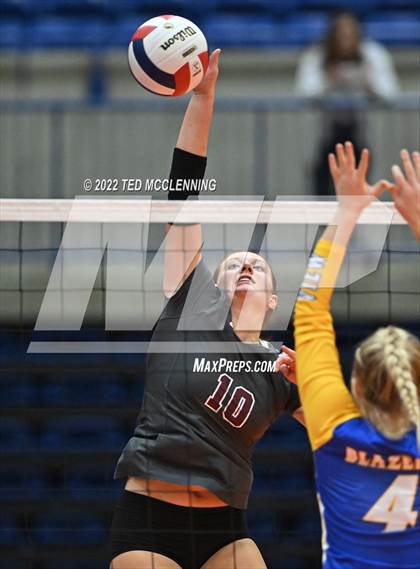 Thumbnail 2 in Benton vs. Valley View (AAA 5A State Final) photogallery.