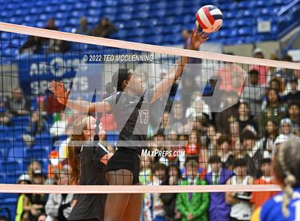 Thumbnail 1 in Benton vs. Valley View (AAA 5A State Final) photogallery.