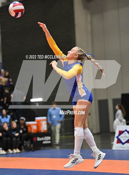 Thumbnail 1 in Benton vs. Valley View (AAA 5A State Final) photogallery.