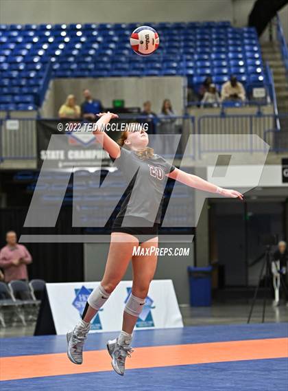 Thumbnail 3 in Benton vs. Valley View (AAA 5A State Final) photogallery.
