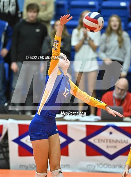 Thumbnail 2 in Benton vs. Valley View (AAA 5A State Final) photogallery.